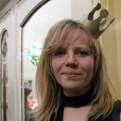 Sarah Bosetti P2 2 mit Krone Sarah Bosetti P2 2 mit Krone